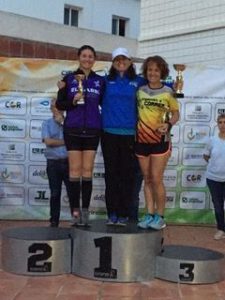 Félix Pont i Mónica Mahiques guanyen la 12 K de Daimú 1 violetapodium
