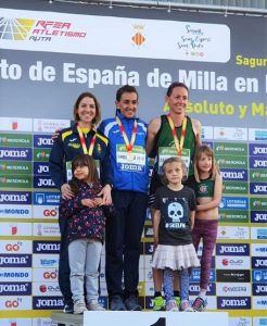 L’atleta màster del CA Safor Pilar Rubio es proclama campiona d’Espanya en milla urbana en la categoria F40 1 2 PODIO MARIAN RUIZ NACIONAL DE MILLA EN RUTA