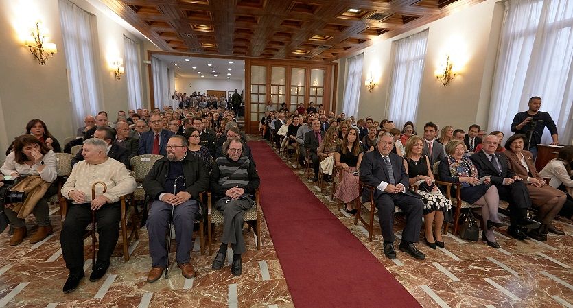 Pasqual Molina rep el nomenament de fill predilecte de Gandia en un acte farcit d'emocions 1 pasqual molina 2