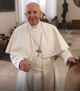 EL PAPA FRANCESC BENEEIX A CÀRITAS GANDIA EN EL 50 ANIVERSARI DE L'ENTITAT 1 papa foto
