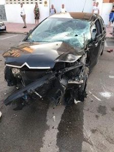 Accident d'automòbil al carrer Rioja a la Platja de Gandia 2 Accident Rioja 3