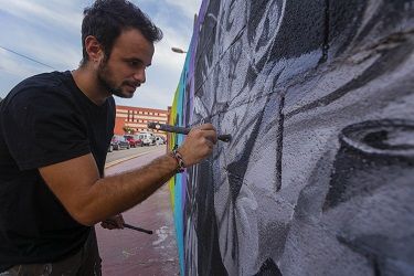 La intolerància mai guanyarà: "Love is Love" està restaurada 1 Love is Love 1