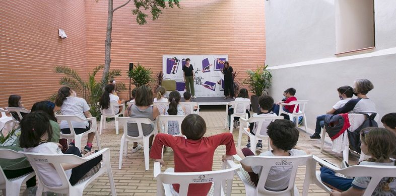 El conseller Vicent Marzà va gaudir de la Plaça del Llibre 1 activitats Placa del Llibre