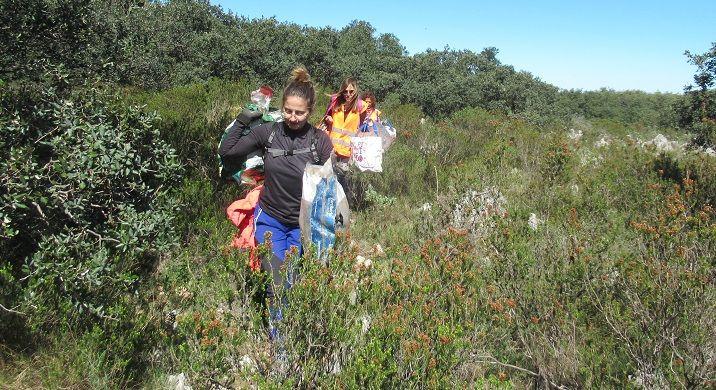 Fent Camí Net impulsa la neteja de la plantació de Marihuana desmantellada a La Llacuna 1 Fem Cami Net 1