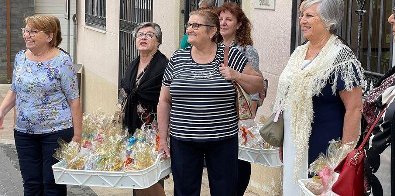 Pau Alabajos posarà música al 9 d'Octubre de Ròtova 1 Rotova repart mocadorades a la gent major