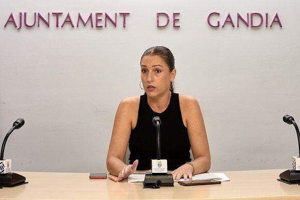 La falta de previsió de la Conselleria d’Educació fa que 95 alumnes de primària no tinguen escola 1 Esther Sapena Regidora dEducacio Ajuntament de Gandia