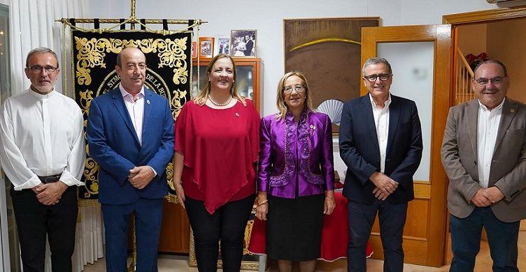 Acte de nomenament de Nuria Faus com a Cambrera de la Germandat del Santíssim Crist de la Bona Mort 1 Acte de nomenament de Nuria Faus fotografia de Victor Valls