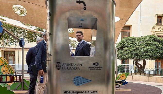 Gandia compta amb la primera font pública d'aigua refrigerada 1 Gandia nova font daigua refrigerada i filtrada