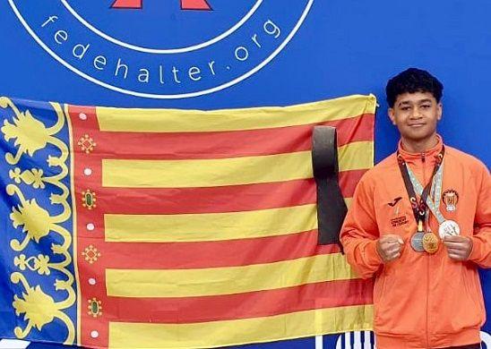 Adrián, Aleina i Haydan de l'A.C. Halterofília de Gandia subcampions d'Espanya 1 AC Gandia dHalterofiliaHayden