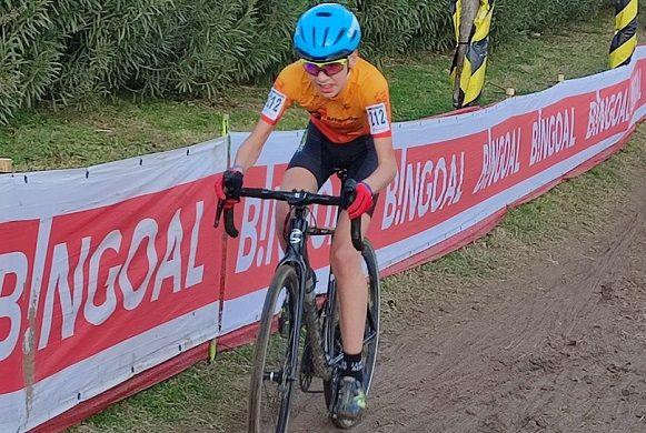 Carla Bañuls s'imposa a la campiona d'Espanya de ciclocròs a Benidorm 2 Sansaloni Benidorm