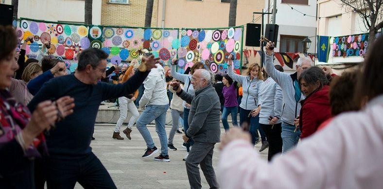 Ròtova a punt per celebrar el tradicional Porrat de Sant Macià 1 Rondalla