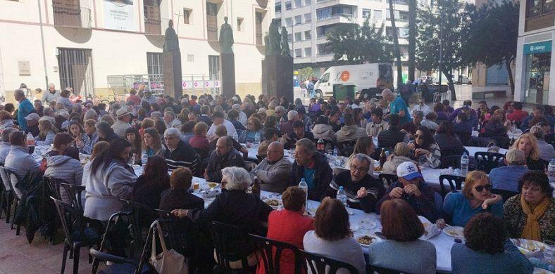 Un Sarau esplèndid de solidaritat amb el protagonisme dels balls i música tradicional del territori valencià 1 Sarau Solidari Danses la Delica de Gandia