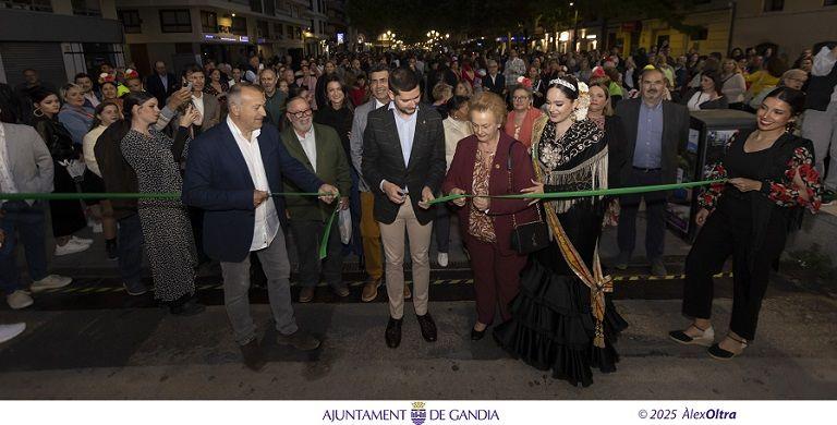 Ja llueix la Fira d'Abril de Gandia 1 Fira dAbril Gandia 2025