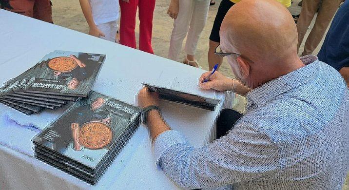 El Xef Amadeo presenta el seu llibre "Paella i Arrossos Valencians" 1 Xef Amadeo