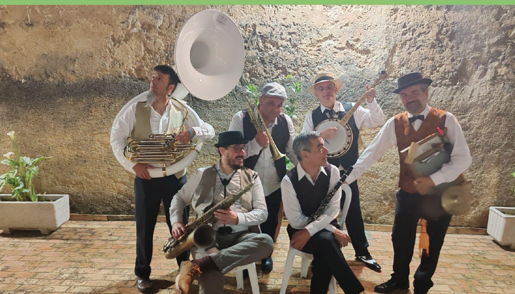 La platja de Gandia acull el cicle ‘Música al Jardí’ concerts gratuïts a l’aire lliure 1 IMG 20250801 085323