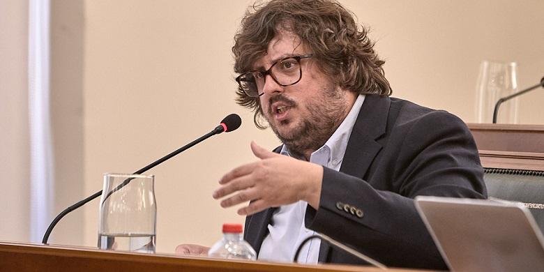 Vila acusa de mentir al grup popular per la col·locació d'una pancarta en contra del genocidi a Palestina 1 Adrian Vila