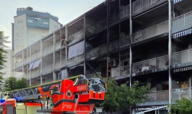 Virulent incendi en un edifici de la platja de Gandia 1 Incendi platja de gandia