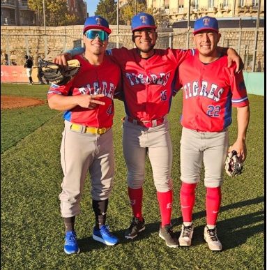 Dos de Dos del Tigres de Gandia Beisbol Club en el Campionat Autonòmic 2 Tigres de Gandia nous jugadors