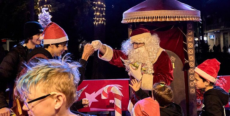 La màgia del Pare Noel inunda els carrers de la Plaça El·líptica i República Argentina 1 Gandia Nadal 2025 Republica Argentina