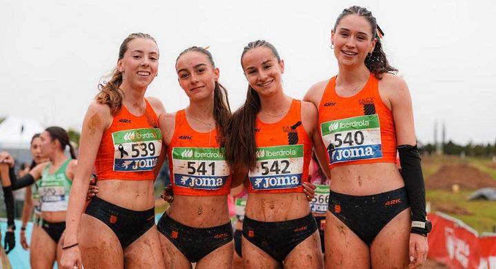 El CA Safor Teika triomfa en el fang de Còrdova amb set medalles nacionals 4 9 JUNIOR FEMENINO
