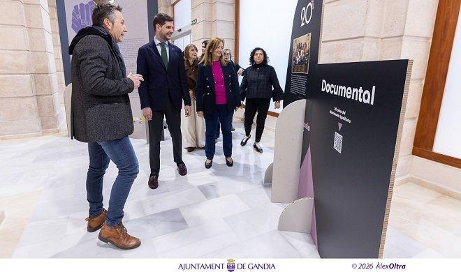 Gandia commemora dos dècades de drets amb l'exposició ‘20 anys del matrimoni igualitari’ 1 Gandia exposicio matrimoni divers
