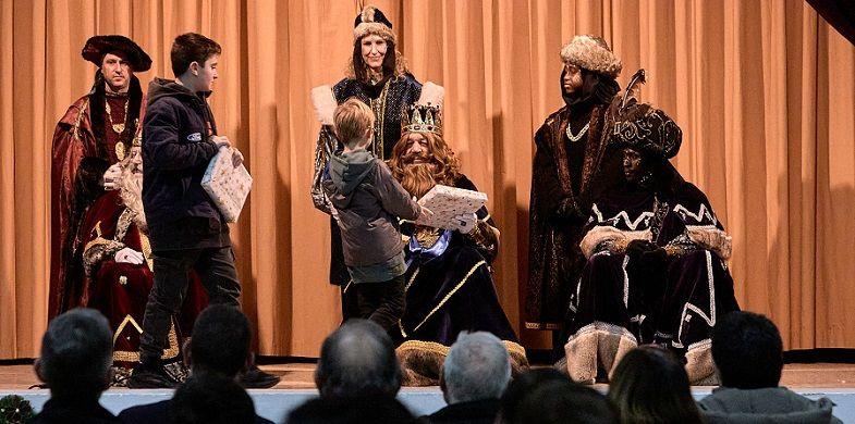 Gandia diu adeu a Nadal amb una multitudinària festa familiar i un espectacle de drons 2 Gandia punt final Nadal 2025 1