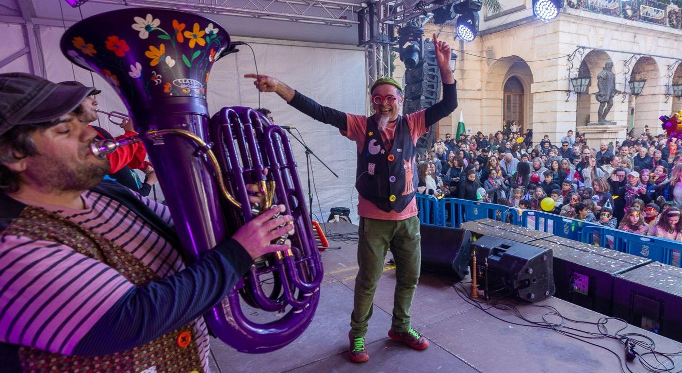 Gandia celebra unes Campanades Infantils plenes de màgia i música amb Dani Miquel! 2 IMG 20260101 185702