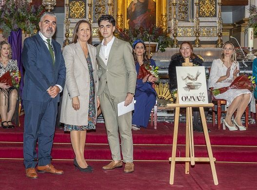 L’obra 'Sacrum Ministerium' de Marc Alcaraz il·lustrarà la Setmana Santa d'Oliva 2026 2 0W1A2388