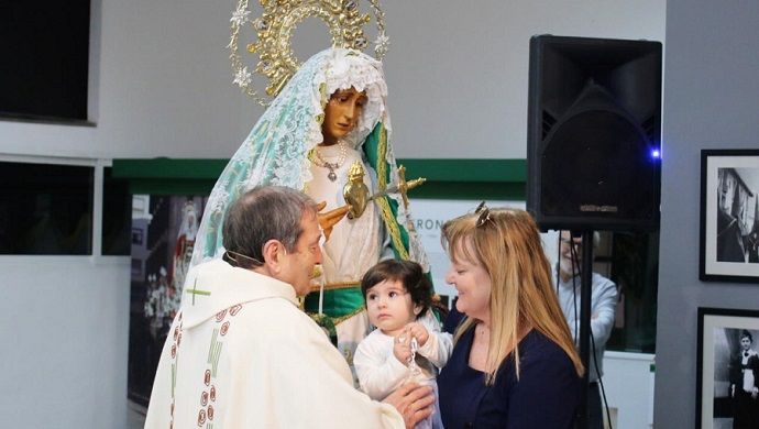 Històric primer besamans de la Dolorosa a Gandia: una trobada de fe "tu a tu" 2 Setmana Santa Gandia Dolorosa