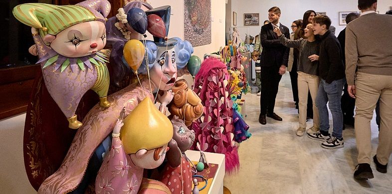 La Falla Plaça El·líptica de Gandia celebra mig segle d'història amb una exposició commemorativa 1 Falles Gandia 50 aniversari Eliptica