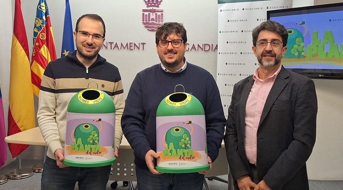 Gandia aposta per unes Falles sostenibles amb ‘La Plantà del Vidre’ 1 Gandia Fallas Ecovidro 1