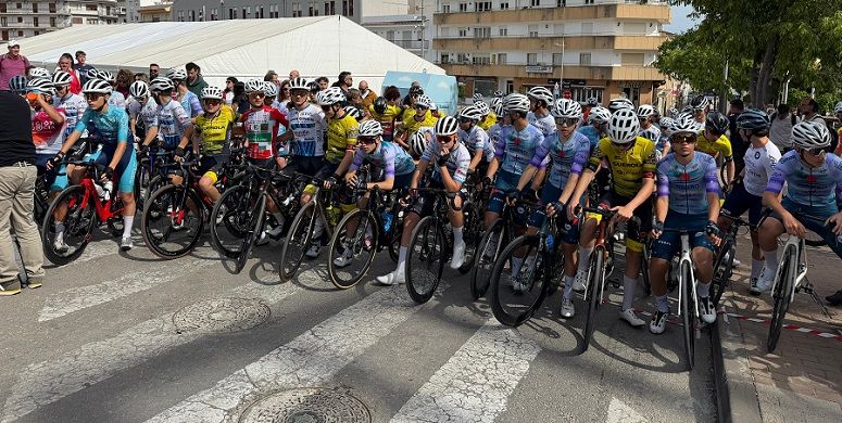 El ciclisme de la Safor planta cara en el Trofeu Jesús Nazareno de Xàbia i destaca a Catalunya 1 Ciclisme 27042026