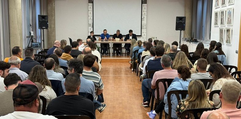 Les Falles de Gandia traslladen la seua Cavalcada a la platja 1 falles gandia assemblea 29042026