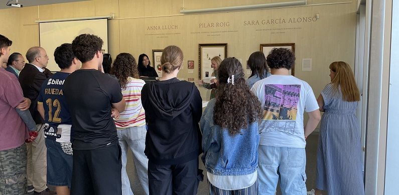 El Campus de Gandia reivindica les dones científiques a través dels seus objectes personals 1 Campus Gandia Exposicio 2