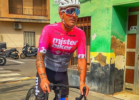 El ciclista gandià, Enrique Arlandis, revalida el títol autonòmic de C.R.I. de Paraciclisme 1 Ciclisme 08062026 1