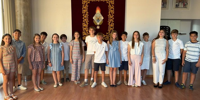 El món faller de Gandia es vist de gala per a presentar les Corts d'Honor de Valentina Jordà i Lidia Marín 1 Gandia Falles 2027 Cort dhonor infantil