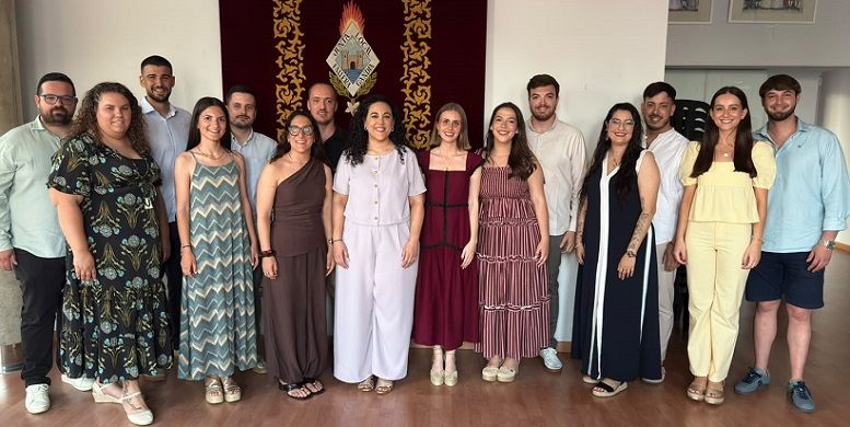 El món faller de Gandia es vist de gala per a presentar les Corts d'Honor de Valentina Jordà i Lidia Marín 2 Gandia Falles 2027 Cort dhonor major