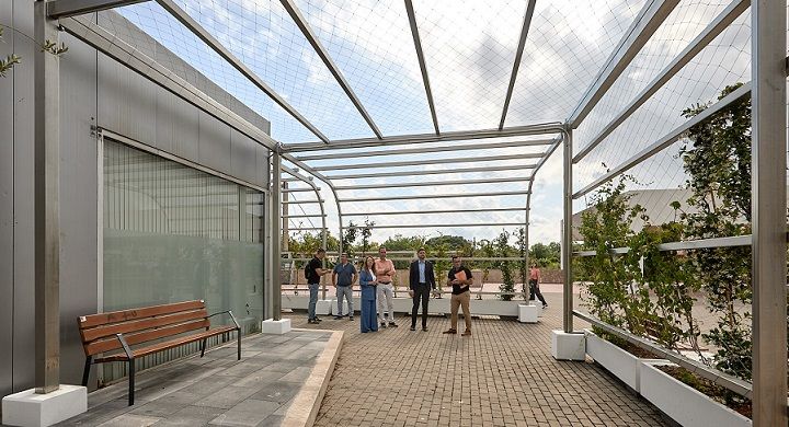 Gandia estrena una coberta vegetal a la plaça del Tirant per a combatre les altes temperatures 1 Gandia Ombra 1