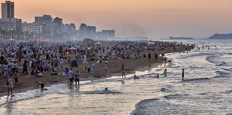 Gandia revifa la Nit de Sant Joan més multitudinària sense incidents 2 Gandia Sant Joan 2026 2