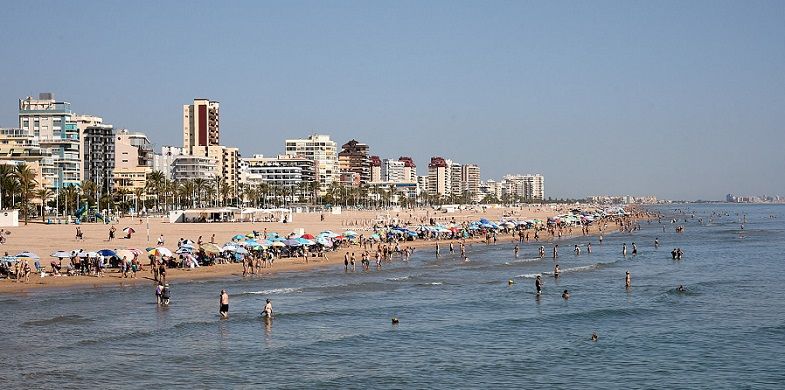 La platja de Gandia operativa en temps rècord després de la Nit de Sant Joan 1 Gandia platja nord Frances
