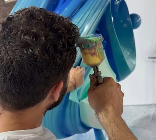 L'artista gandià Ausiàs Estrugo guanya el premi al 'Millor Ninot' de la Categoria Especial Infantil a les Fogueres d'Alacant 2026 3 Hogueres Ausias Estrugo 2026 1 1