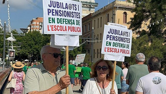 La lluita del professorat continua ferma a la Safor: centenars de docents es concentren a Gandia 5 Mobilitzacions professorat 27062026 5