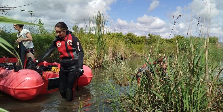 Èxit en la jornada de voluntariat per a reanimar el cor de la Marjal 1 OLiva neteja riu