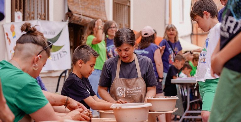 Potries impulsa el seu renaixement ceramista amb la primera Biennal Rural de Ceràmica 1 Potries ceramica 1 1