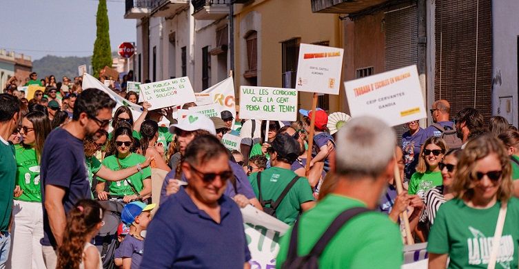 Potries es desborda en una Trobada d'Escoles multitudinària marcada pel clam en defensa de l'educació pública 3 Potries trobada descoles en valencia 3