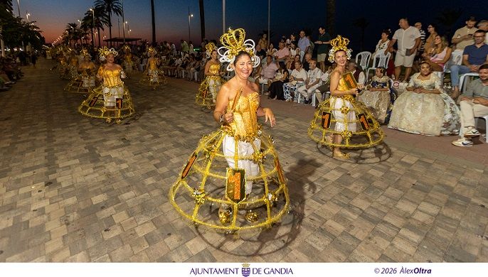 El món faller conquereix l'arena: Primera 'Cavalcada a la Mar' davant milers d'espectadors 3 Gandia Calvacada a la Mar 2026 4