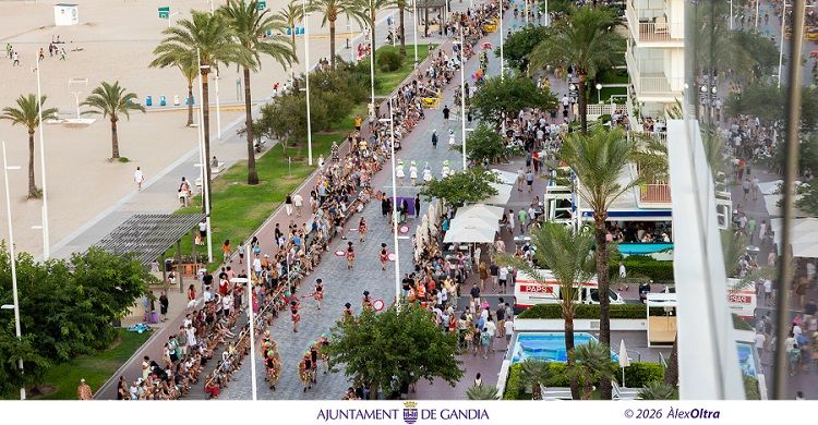 El món faller conquereix l'arena: Primera 'Cavalcada a la Mar' davant milers d'espectadors 1 Gandia Calvacada a la Mar 2026