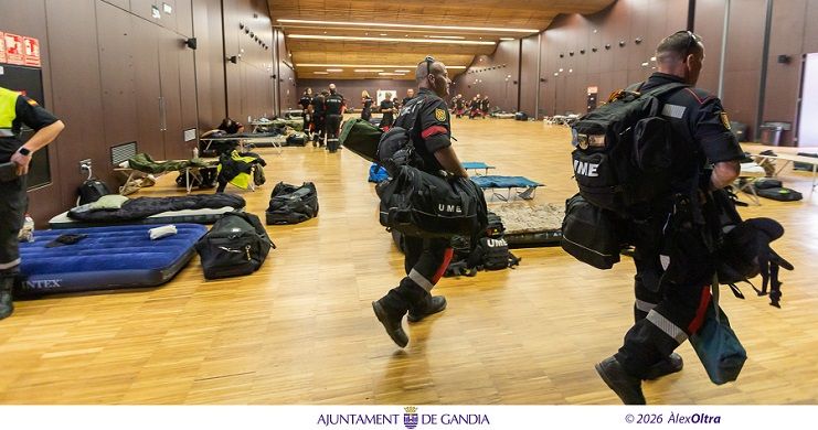 L'UME estableix el seu campament base a la platja de Gandia per a vigilar la comarca 1 Gandia UME 1