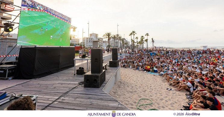 L'afició de Gandia esclata d'alegria amb "la Roja" 2 Gandia amb la Roja 2026