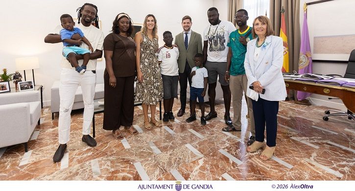 Gandia reconeix l'heroisme de Cheikh Diagne que va salvar una dona de morir en un incendi 1 Gandia heroisme de Cheikh Diagne 1
